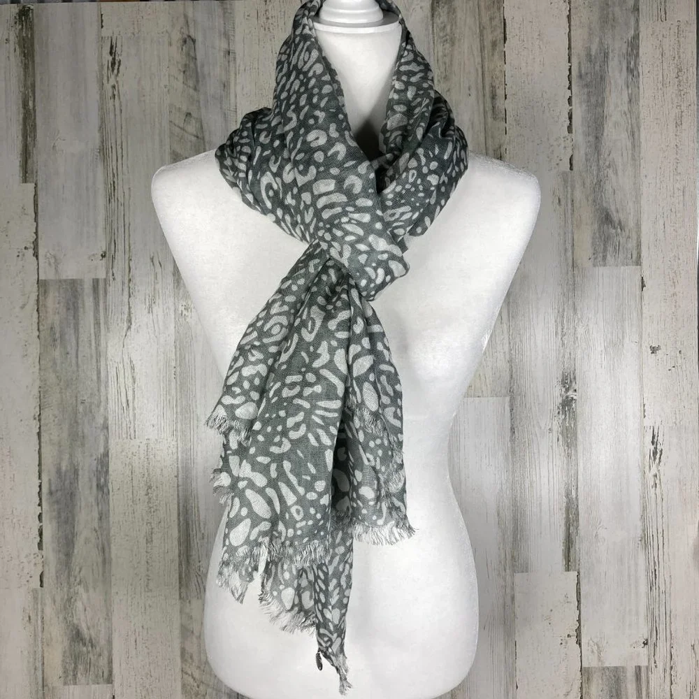 Calvin Klein Womens Gray Leopard Print Wrap Scarf